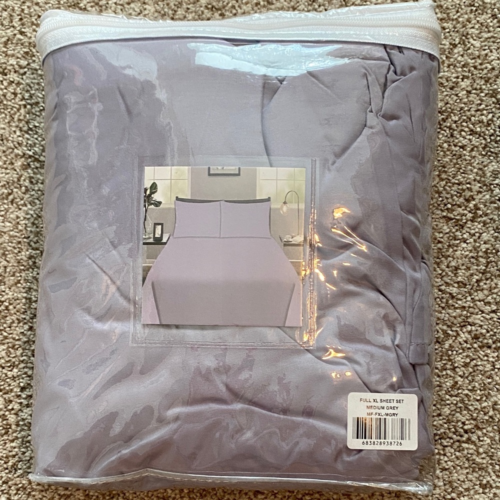 NWOT Microfiber Sheet Set - Soft Lavender - Picture 2 of 2